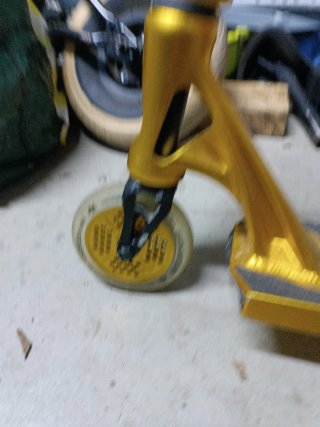 Patinete NKD Dorado