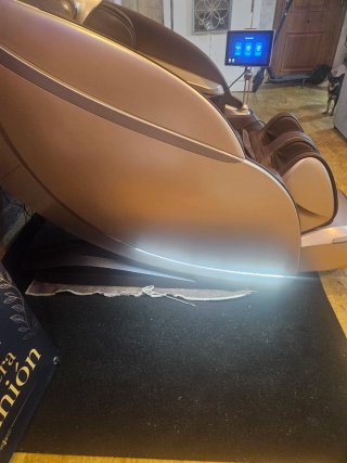 Sillón Masaje Cuero Marrón y Plata
