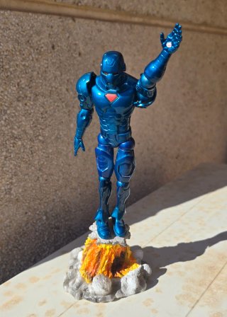 Diorama Stealth Iron Man Marvel Select, leggende