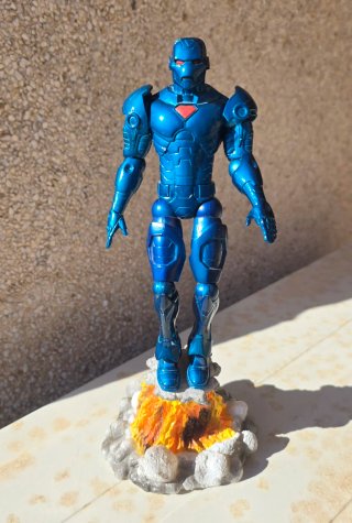 Diorama Stealth Iron Man Marvel Select, leggende