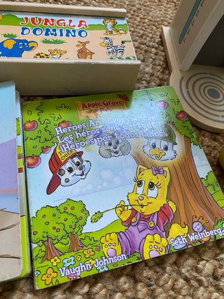 Lote Juguetes Varios: Domino, Libros, Cafetera