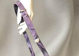 Bolso Tipo Baguette con Estampado de Serpiente