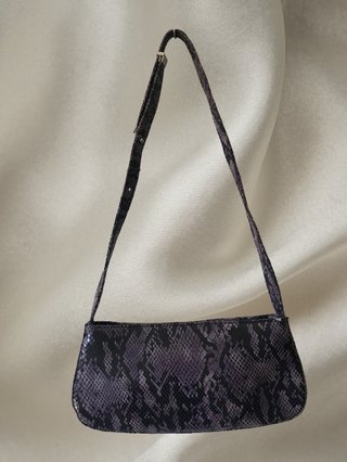 Bolso Tipo Baguette con Estampado de Serpiente