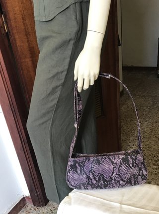 Bolso Tipo Baguette con Estampado de Serpiente
