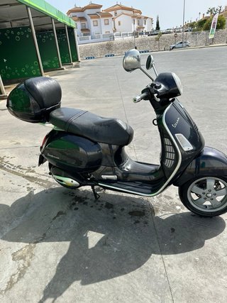 Vespa Gran Turismo 125cc Negra