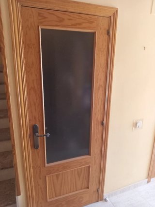 Puerta de madera interior