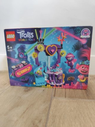 Lote de due scatole di LEGO Trolls World Tour