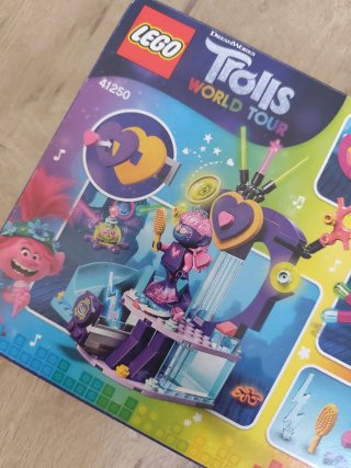 Lote de due scatole di LEGO Trolls World Tour