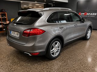 Porsche Cayenne 2011
