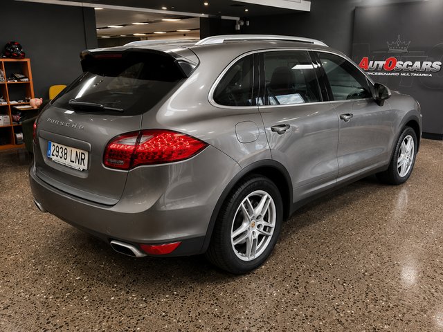 Porsche Cayenne 2011