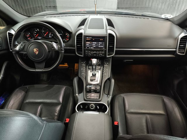 Porsche Cayenne 2011