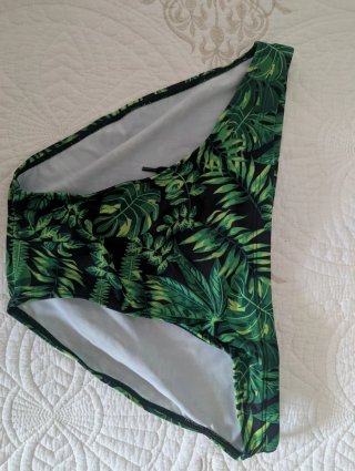 Bañador slip natación verde talla L equivale a M