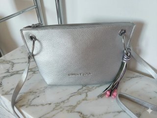 Bolso plateado 30x18 cm.SOLO ENVIO