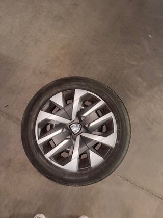 4 Llantas Peugeot 208 16” + Neumáticos Michelin