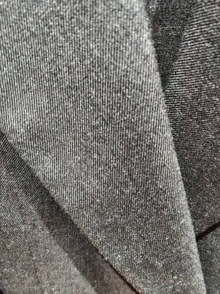 Traje de caballero gris oscuro sin estrenar