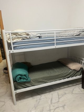 Litera metálica blanca
