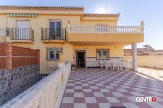 Chalet en el puntal, Padul