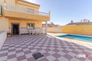 Chalet en el puntal, Padul