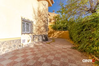 Chalet en el puntal, Padul