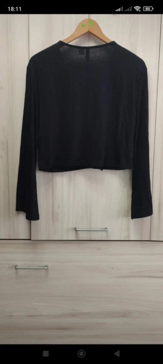 Camiseta H&M Negra Escote Lazada