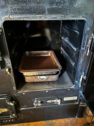 Cocina Hergom Bilbao Negra y Dorada