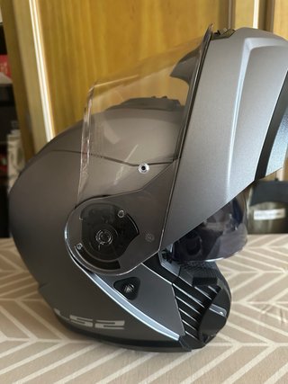 Casco de moto LS2 gris