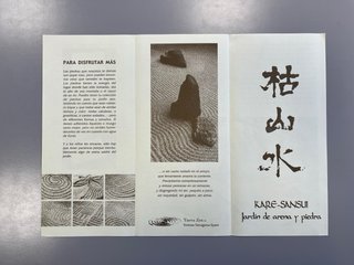 Jardín zen de arena y piedra. KARE-SANSUI