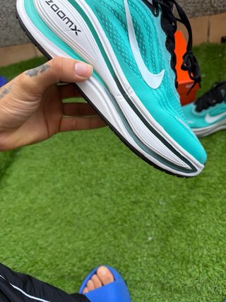 Nike Vomero Plus Talla 42 Trail Running