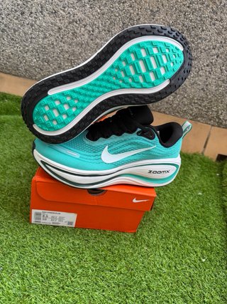 Nike Vomero Plus Talla 42 Trail Running