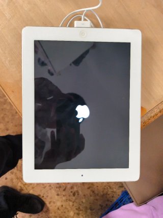 iPad 3 64GB Blanco con cable de carga- Para piezas