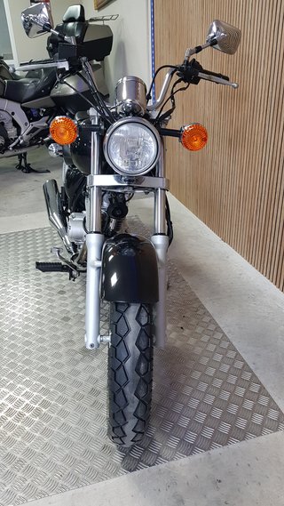 SUZUKI GZ 125 MARAUDER