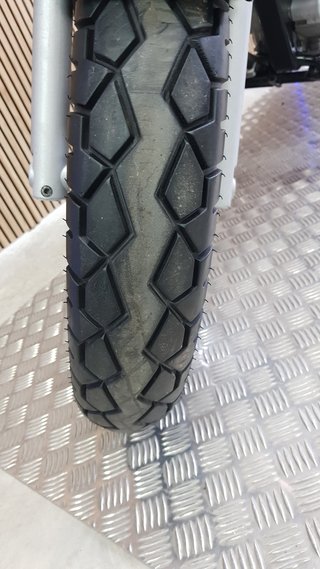 SUZUKI GZ 125 MARAUDER