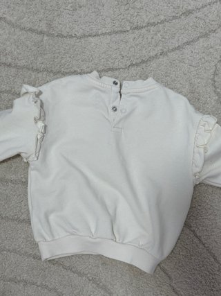 Sudadera bebé con volantes
