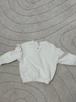 Sudadera bebé con volantes