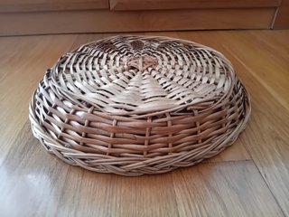 Cesta de mimbre redonda