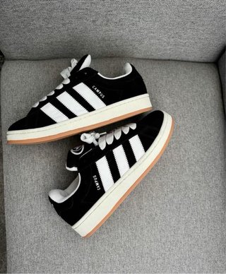 Adidas Campus Negras con Blanco
