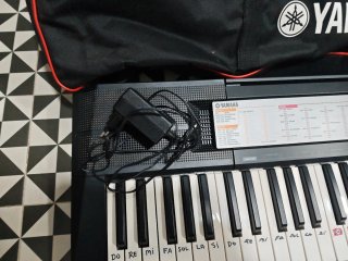 Teclado Yamaha Órgano/Piano PSR F51