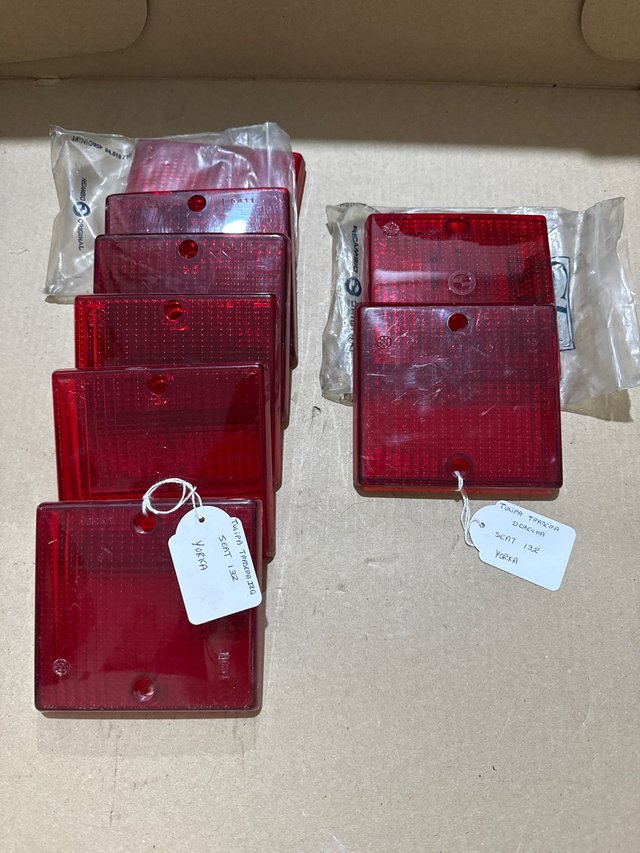 Lote 8 tulipas traseras Seat 132 Gemo ambos lados