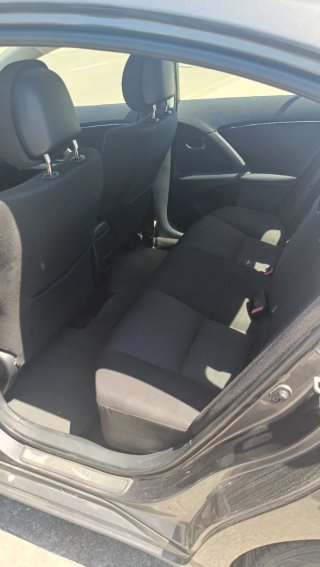 Toyota Avensis 2011