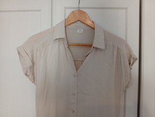 Camisa beige mujer manga corta