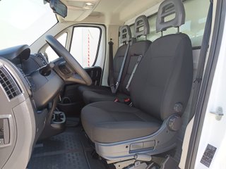 FIAT Ducato 2.2 CHASIS CAJA CERRRADA CON TRAMPILLA