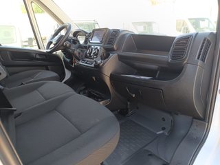 FIAT Ducato 2.2 CHASIS CAJA CERRRADA CON TRAMPILLA
