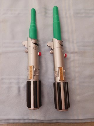 2 Espadas tipo Star Wars verdes