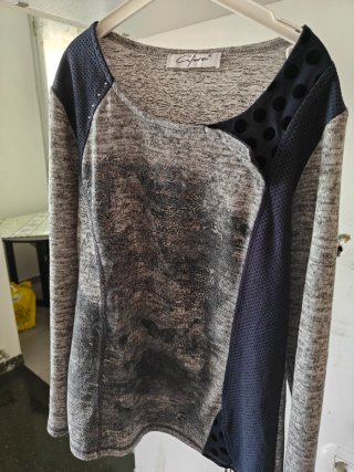 Maglia donna grigia e viola