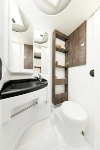 Alquiler Benimar 324 UP