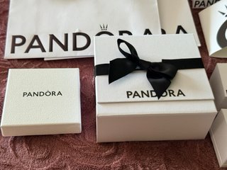 Lote Cajas y Bolsas Pandora Blancas