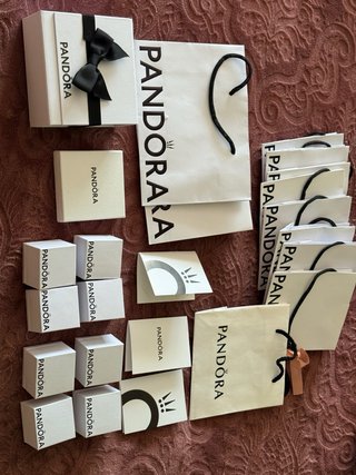 Lote Cajas y Bolsas Pandora Blancas