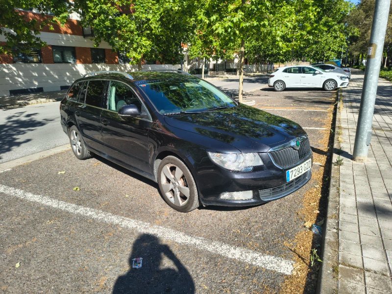Skoda Superb 2010 - foto 1