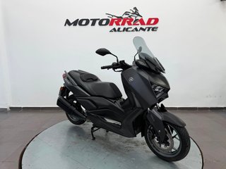Yamaha XMAX 300