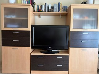 Mueble de salón con TV LG